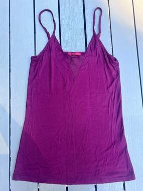Red by BKE Burgundy Ribbed Cami Tank Top Adjustable Straps Women's Medium
